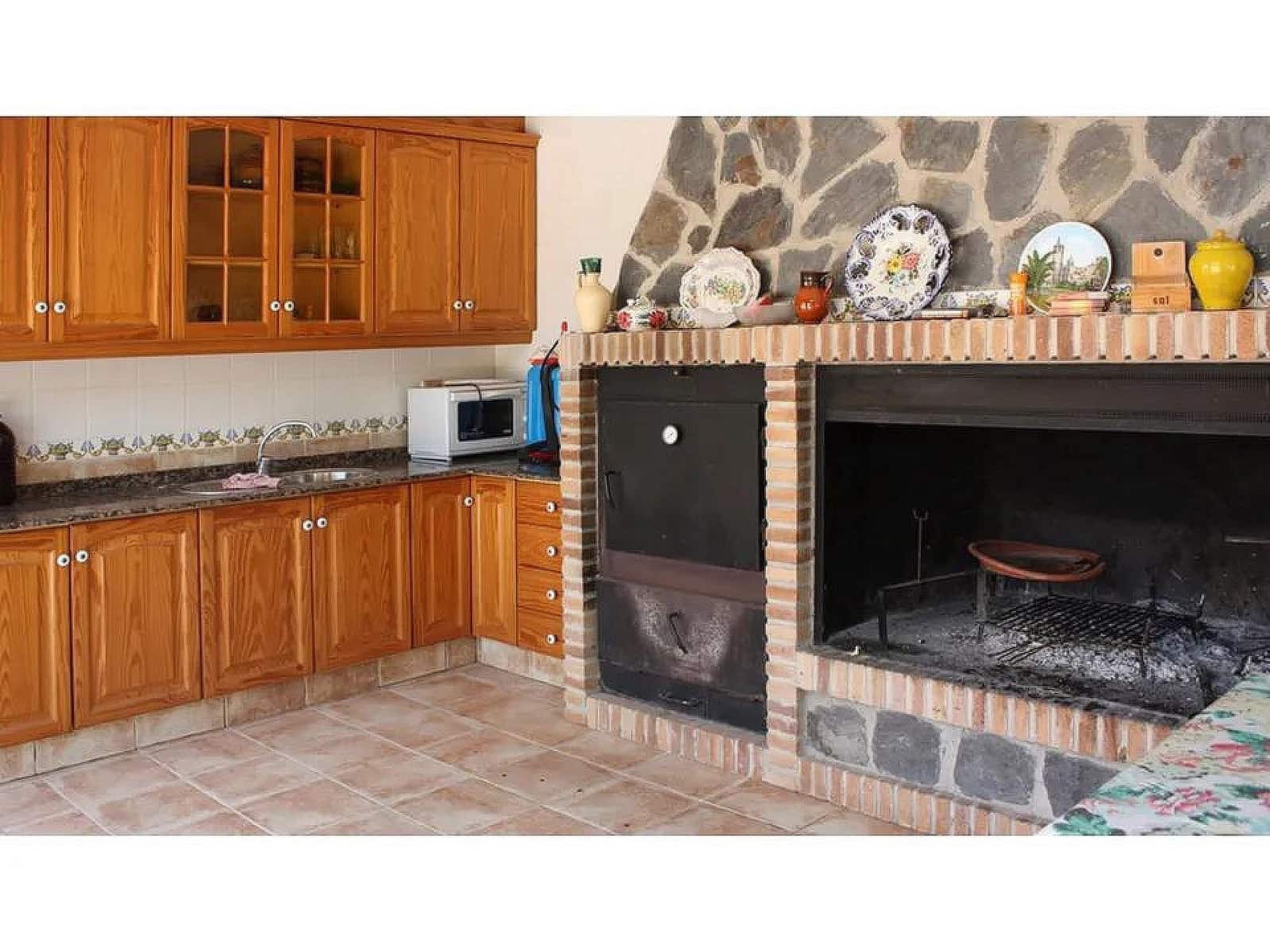 6 bedroom Villa for sale in Yecla with pool garage - € 600,000 (Ref: 8917159)