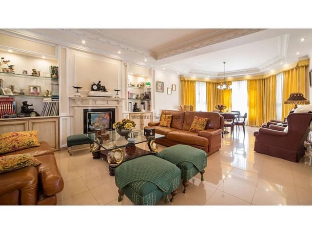 6 sypialnia Willa na sprzedaż w Yecla z basenem garażem - 600 000 € (Ref: 8917159)