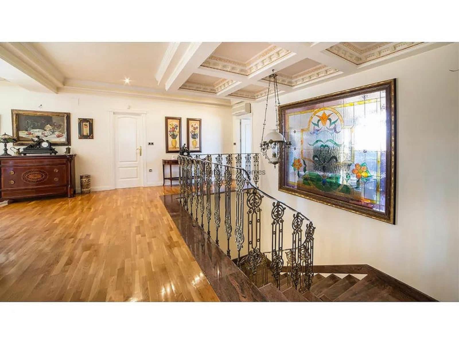 6 bedroom Villa for sale in Yecla with pool garage - € 600,000 (Ref: 8917159)