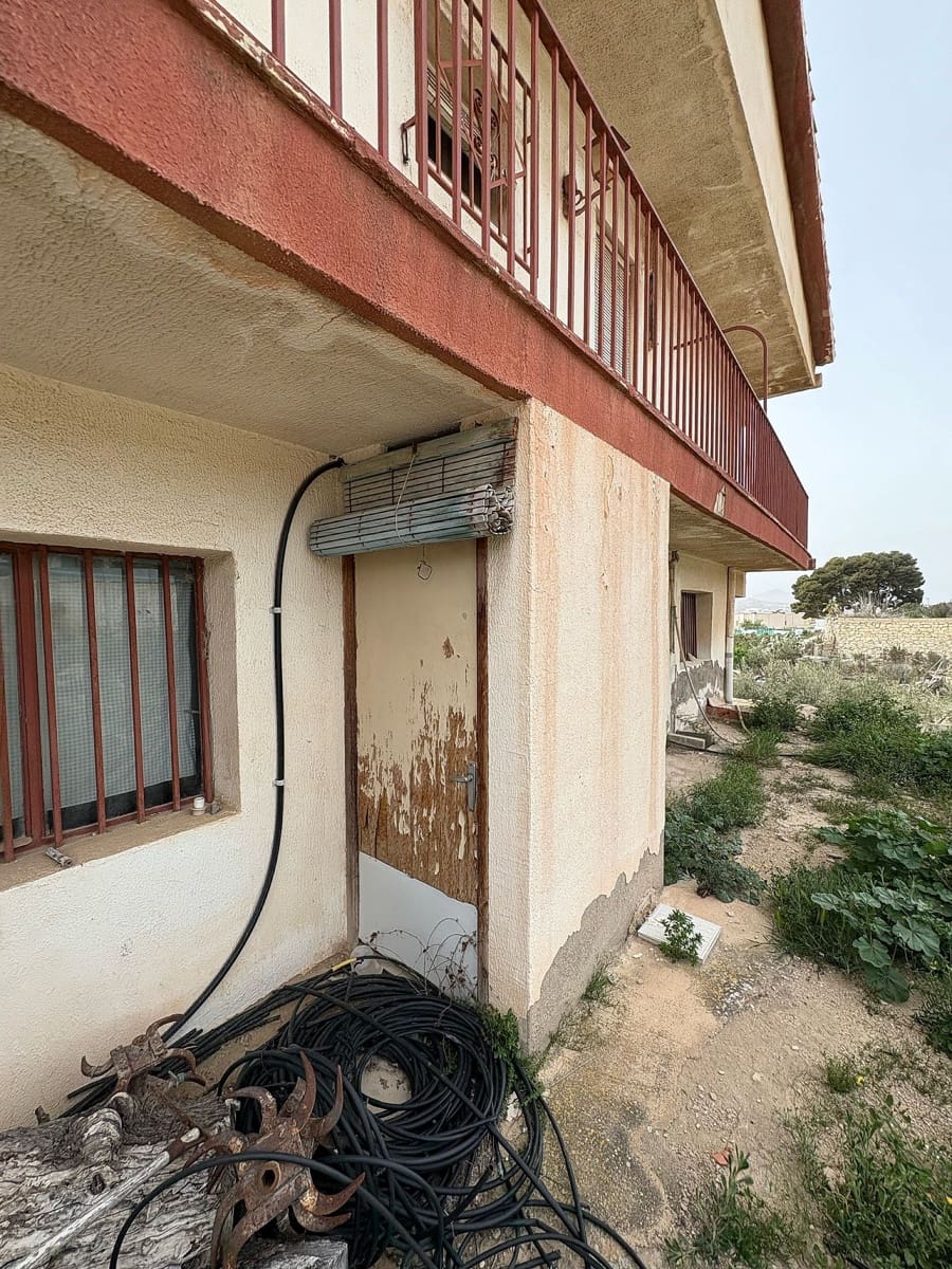 4 soveværelse Finca/Landehus til salg i Petrel / Petrer med swimmingpool - € 349.900 (Ref: 8917479)