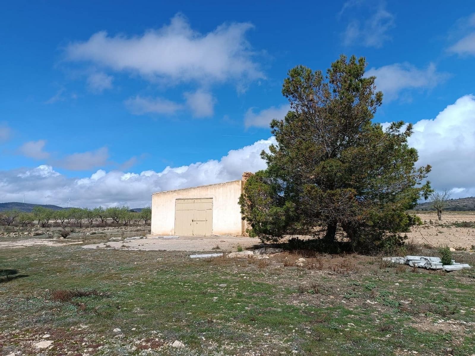 Rakentamaton maa myytävänä paikassa Yecla - 28 000 € (Ref: 8917763)