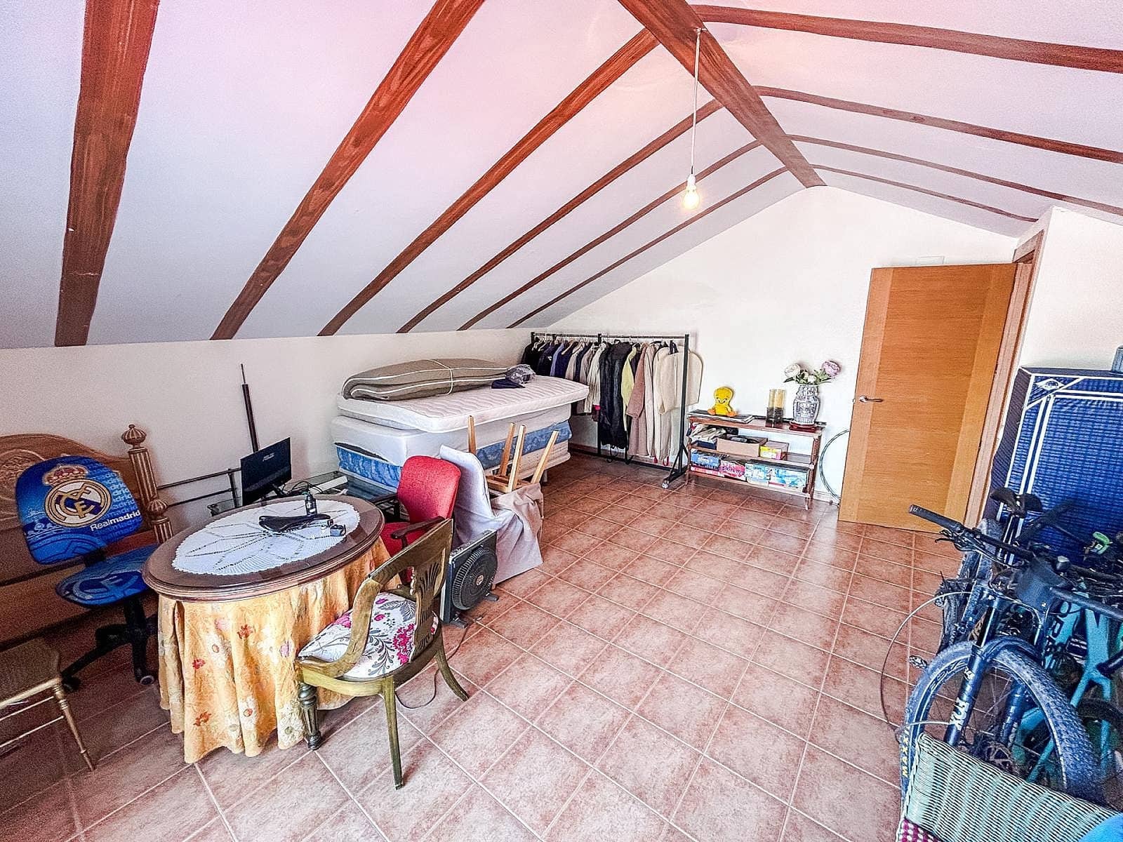 4 soveværelse Villa til salg i Yecla med swimmingpool - € 359.995 (Ref: 8923135)