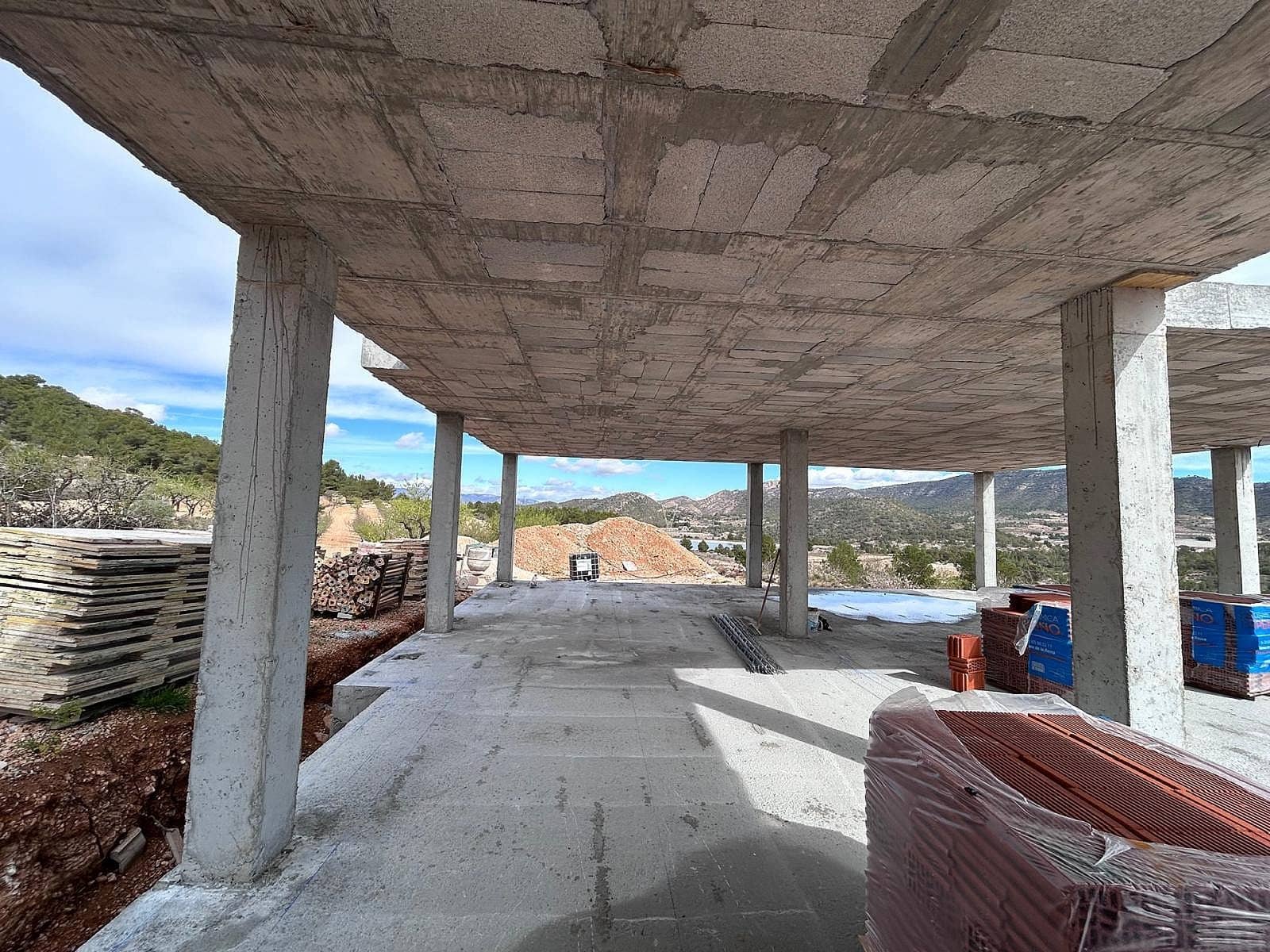 4 bedroom Villa for sale in La Romana with pool - € 449,900 (Ref: 8923355)