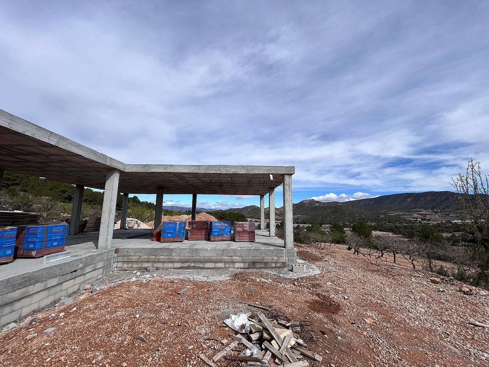 4 bedroom Villa for sale in La Romana with pool - € 449,900 (Ref: 8923355)