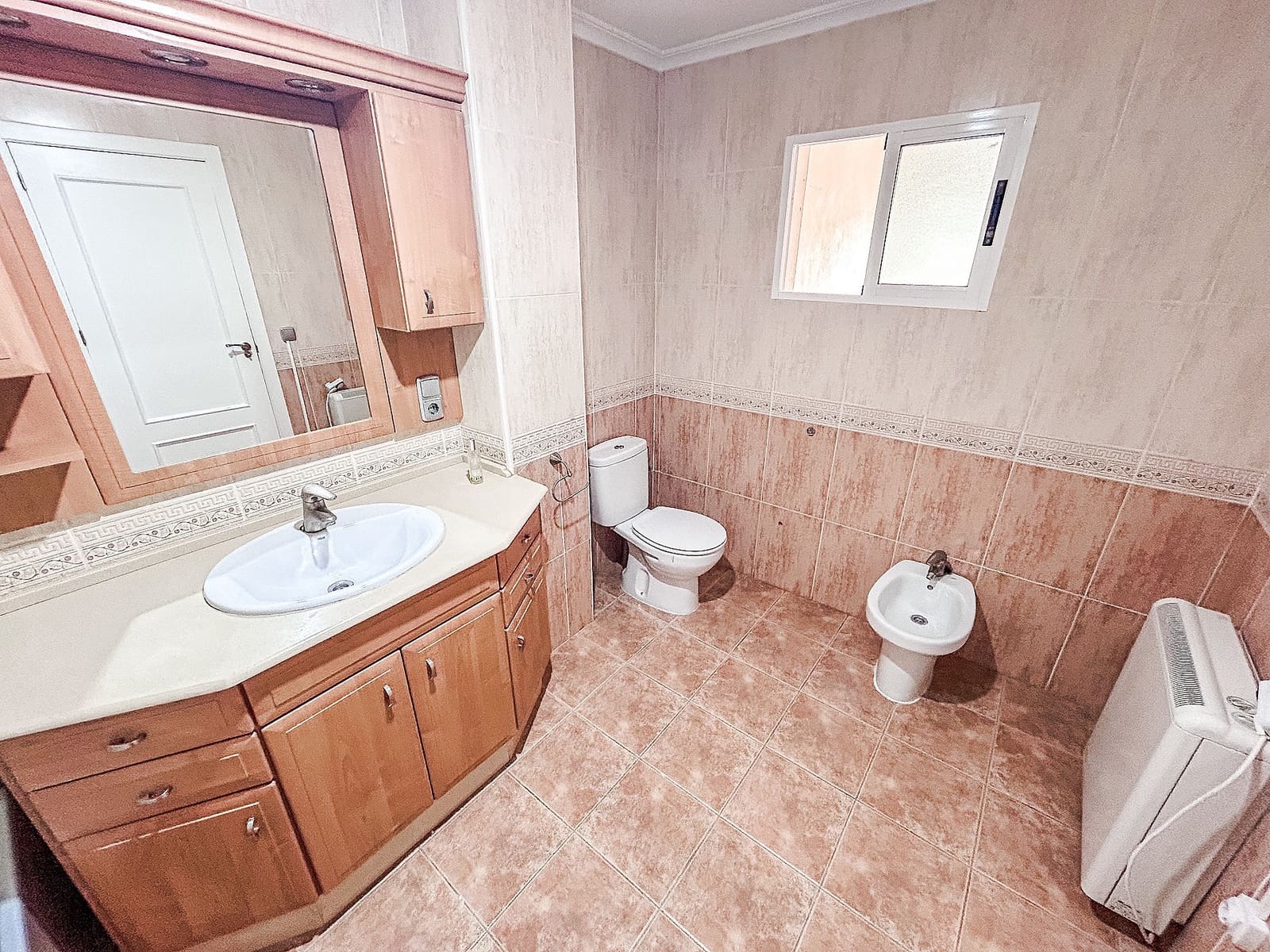 5 quarto Casa em Banda para venda em Pinoso com garagem - 249 000 € (Ref: 8940779)