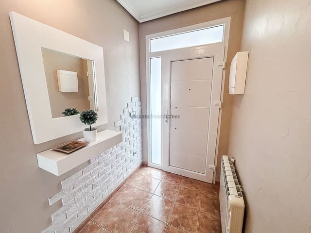 5 Zimmer Haus zu verkaufen in Pinoso mit Garage - 249.000 € (Ref: 8940779)