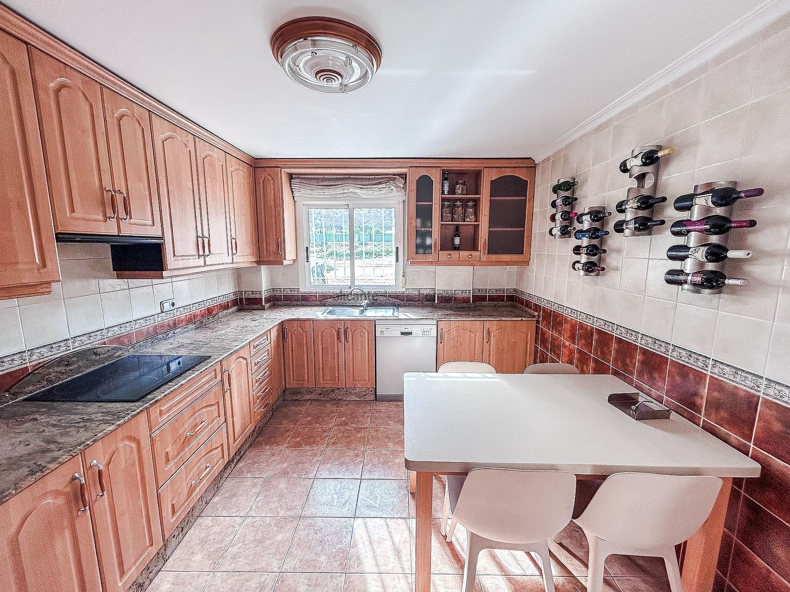 5 Zimmer Haus zu verkaufen in Pinoso mit Garage - 249.000 € (Ref: 8940779)