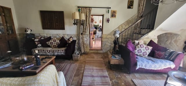 6 bedroom Finca/Country House for sale in La Romana - € 325,000 (Ref: 8948650)