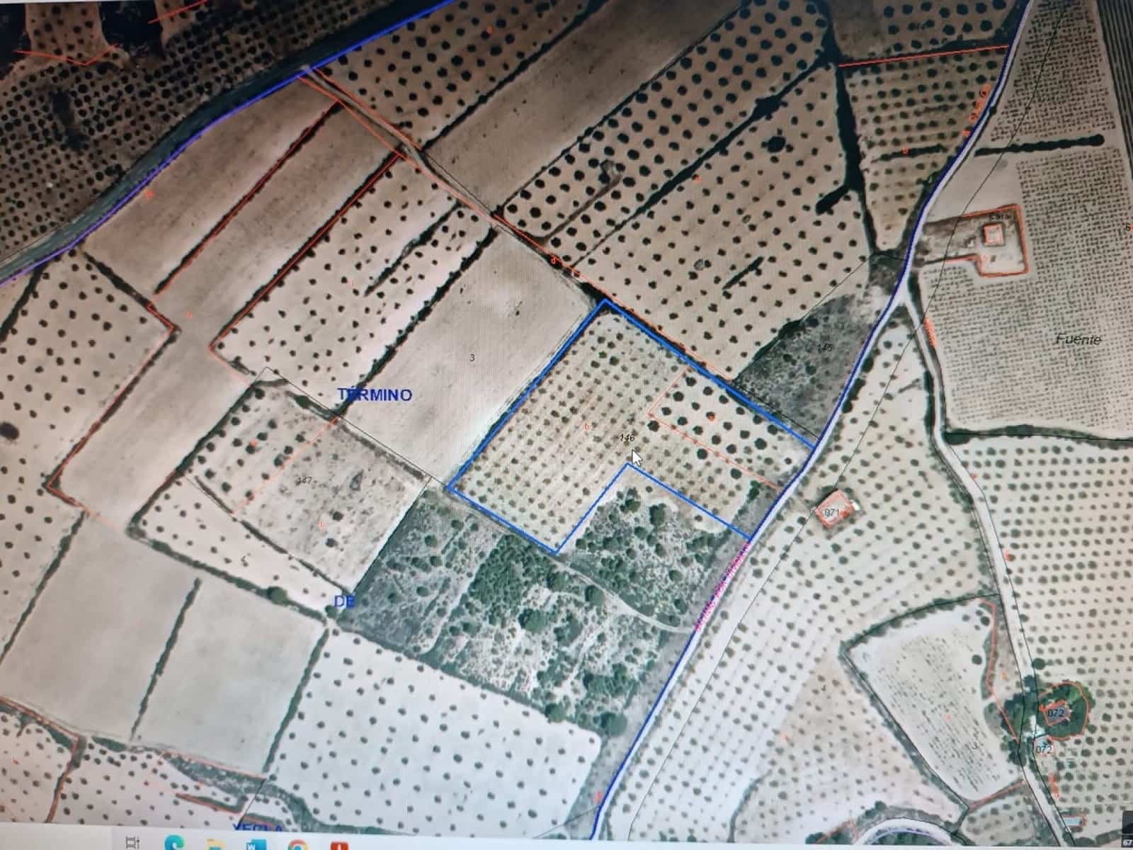 Ubebygd land til salgs i Yecla - € 15 000 (Ref: 8952514)