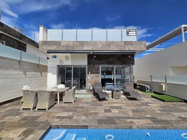 4 soveværelse Villa til salg i Villamartin, Orihuela med swimmingpool - € 474.950 (Ref: 8956456)
