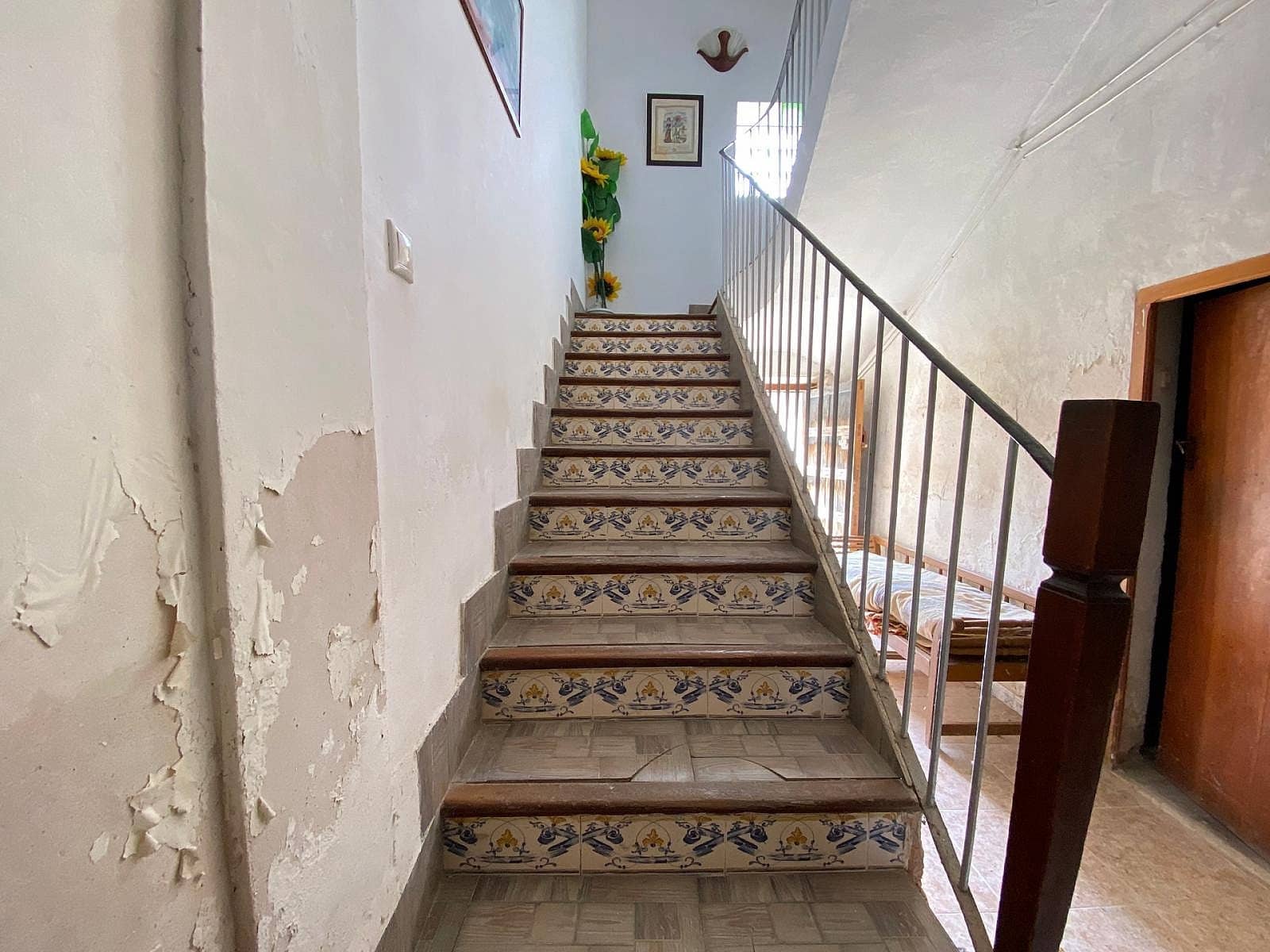 7 bedroom Townhouse for sale in Pinoso - € 149,995 (Ref: 8960566)