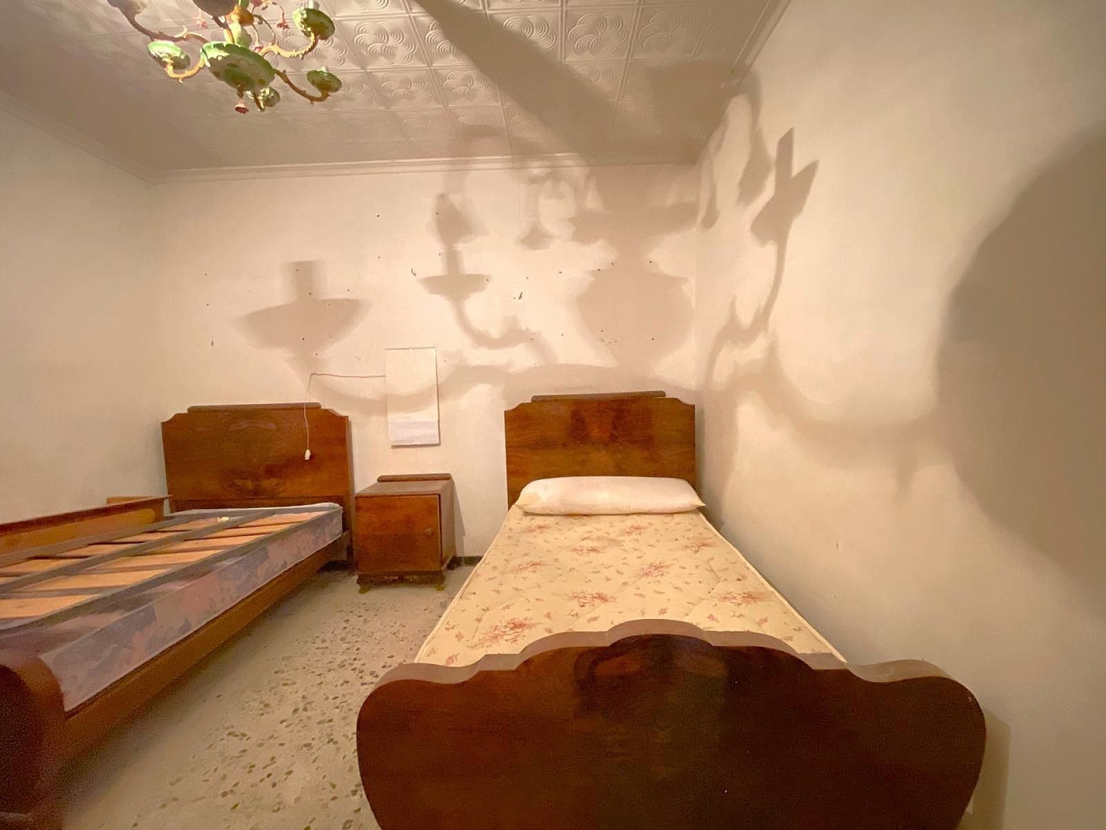 7 bedroom Townhouse for sale in Pinoso - € 149,995 (Ref: 8960566)