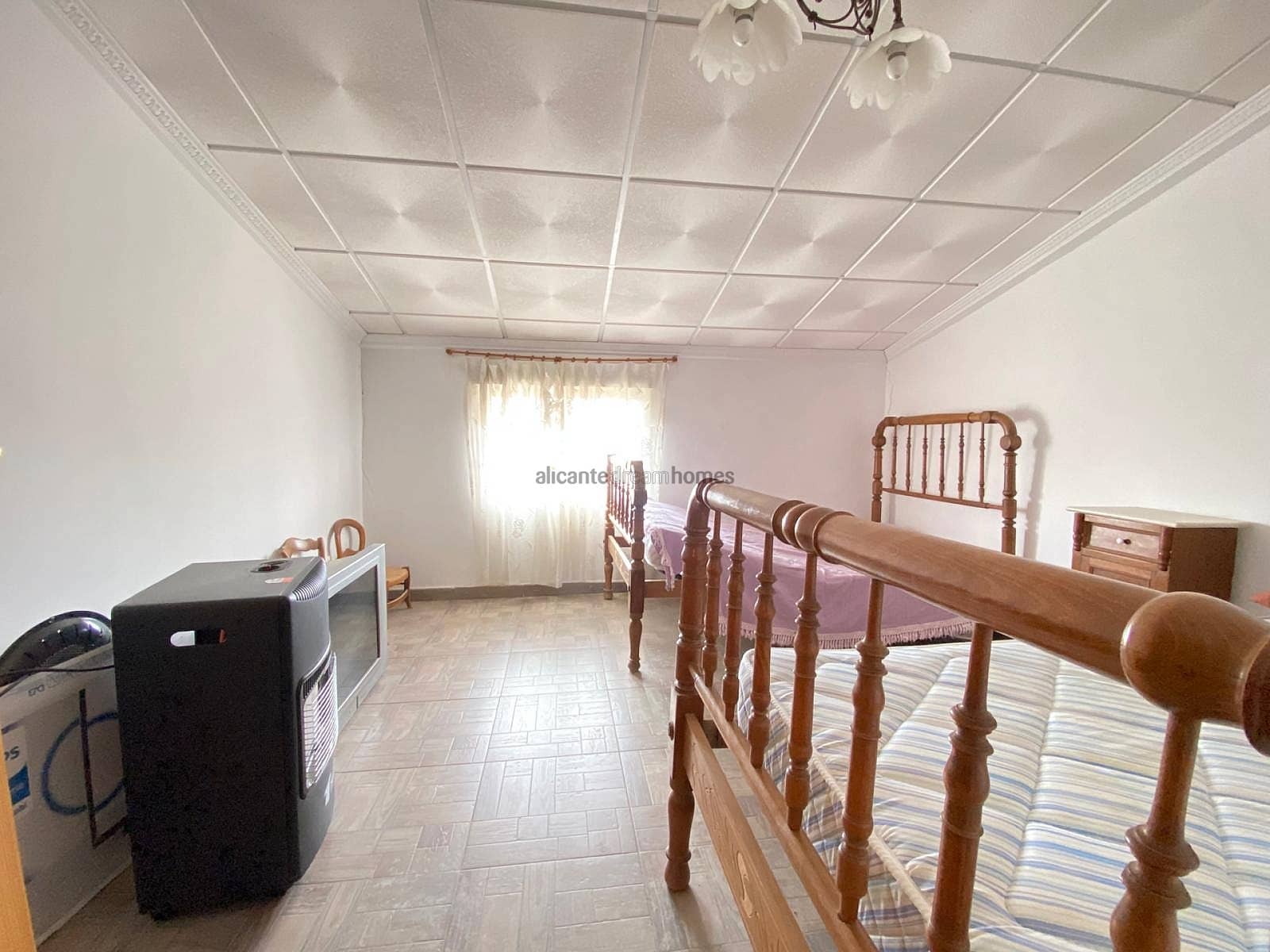 7 makuuhuone Omakotitalo myytävänä paikassa Pinoso - 149 995 € (Ref: 8960566)