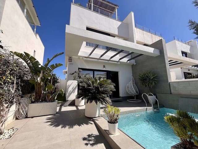 3 soverom Hus til salgs i Villamartin, Orihuela med svømmebasseng - € 350 000 (Ref: 8981798)