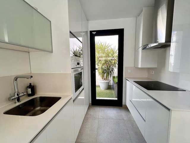 3 soverom Hus til salgs i Villamartin, Orihuela med svømmebasseng - € 350 000 (Ref: 8981798)