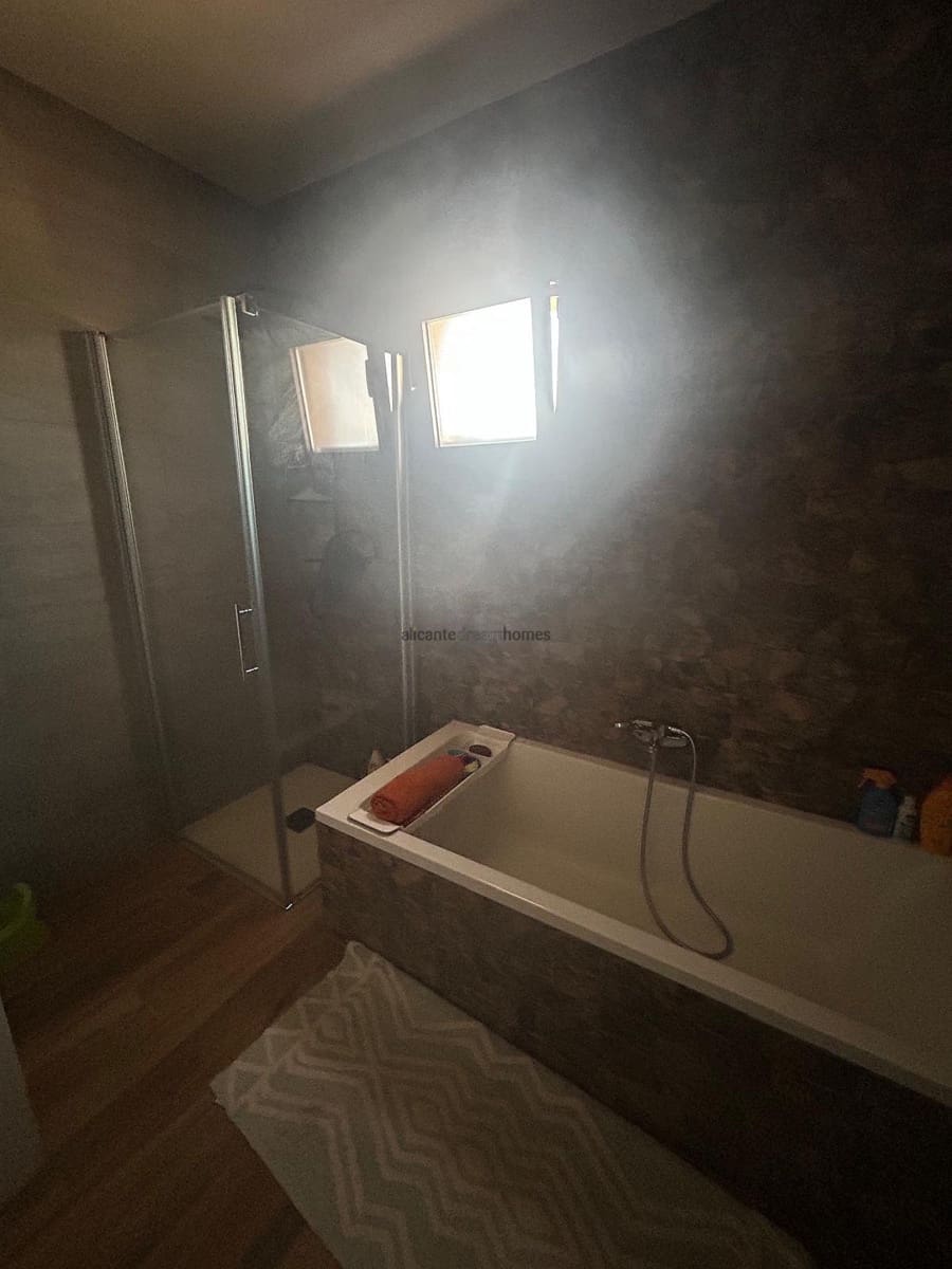 4 quarto Moradia para venda em Salinas com piscina - 495 000 € (Ref: 8982796)