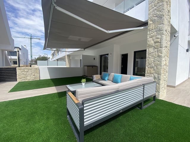 3 soveværelse Bungalow til salg i Punta Prima, Orihuela med swimmingpool - € 440.000 (Ref: 8987733)