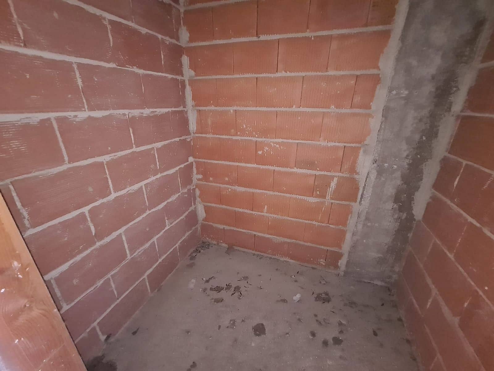 4 soveværelse Byhus til salg i Salinas med garage - € 110.000 (Ref: 9002885)