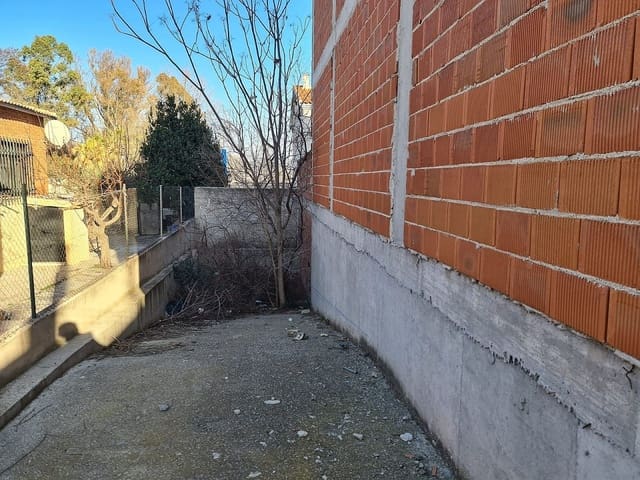 4 slaapkamer Huis te koop in Salinas met garage - € 110.000 (Ref: 9002885)