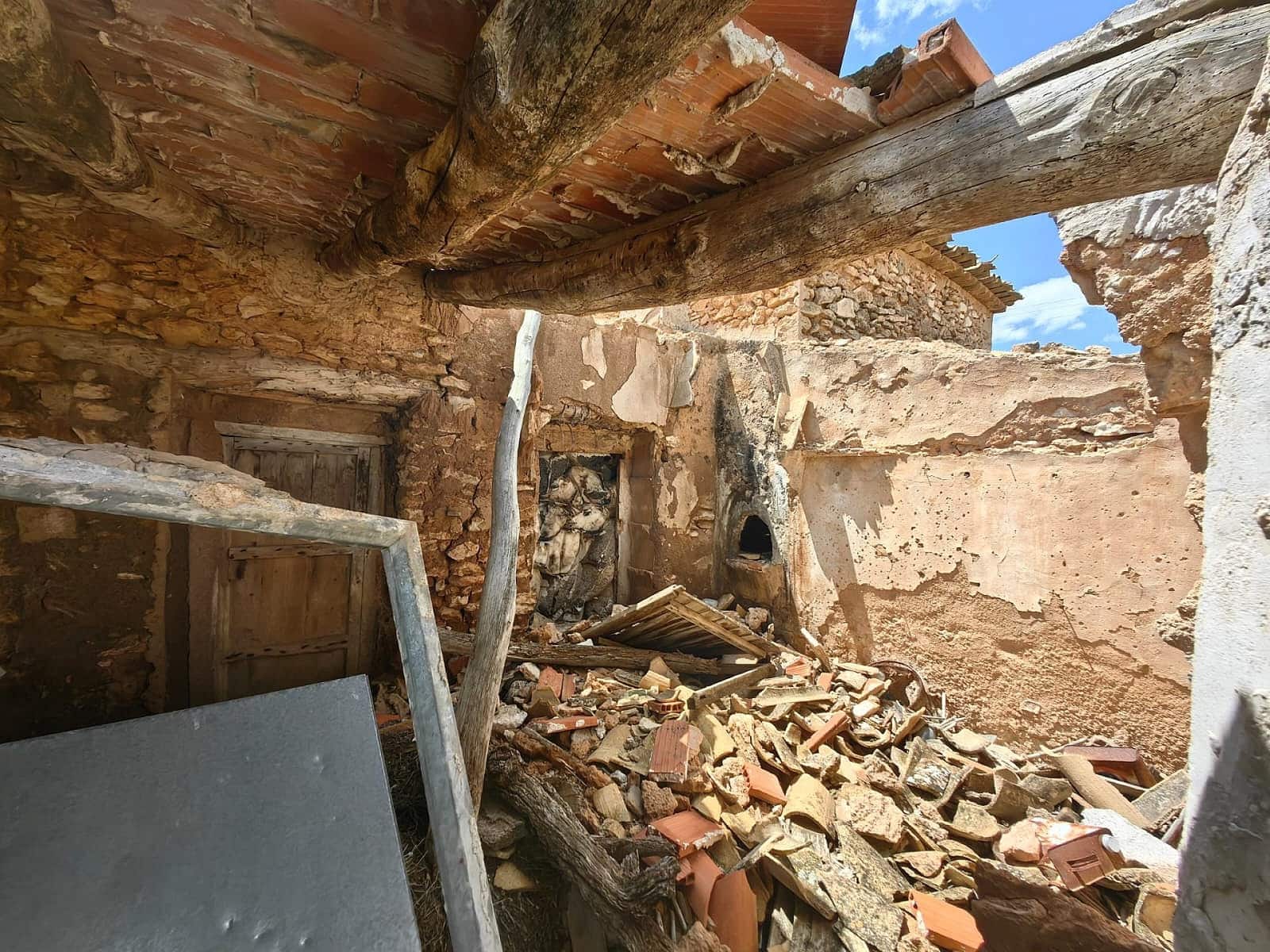 Ruin til salg i Pinoso - € 49.900 (Ref: 9022047)