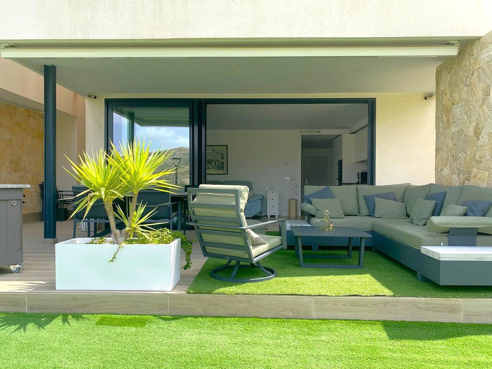 2 soveværelse Villa til salg i Monforte del Cid med swimmingpool garage - € 340.000 (Ref: 9058215)