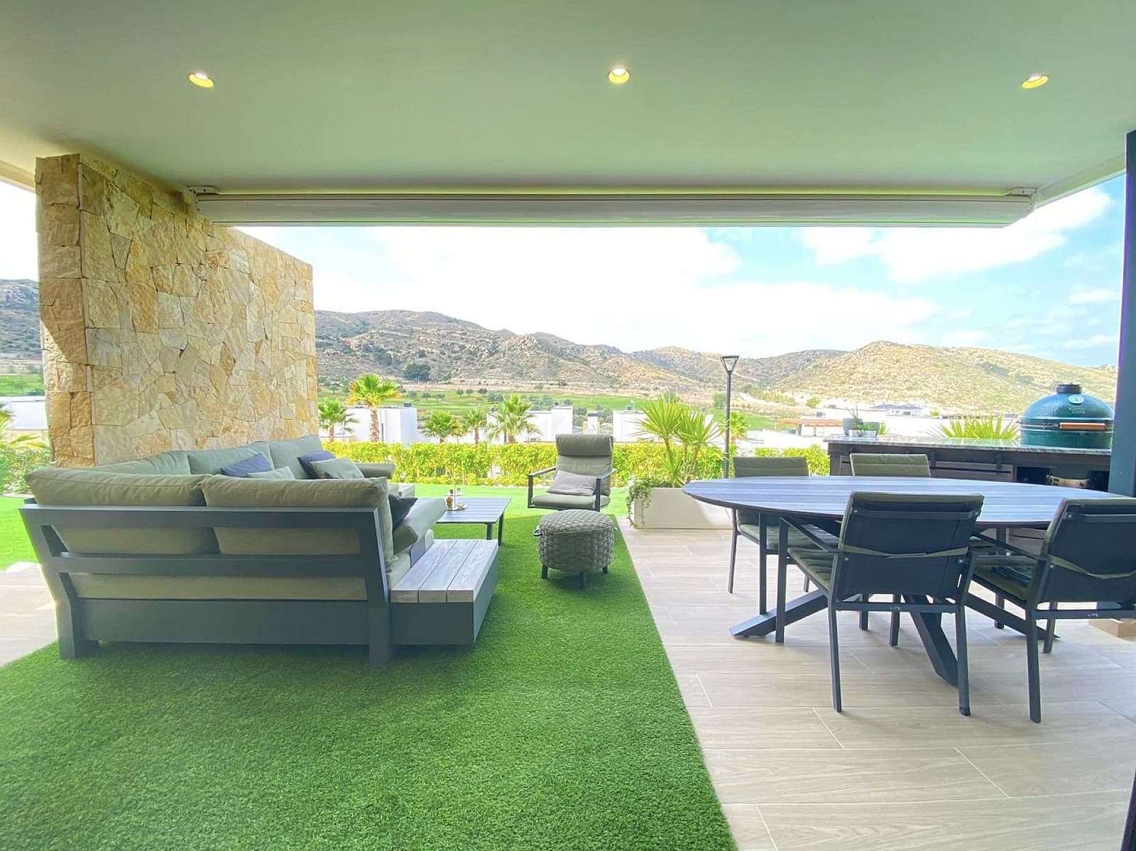 2 soveværelse Villa til salg i Monforte del Cid med swimmingpool garage - € 340.000 (Ref: 9058215)