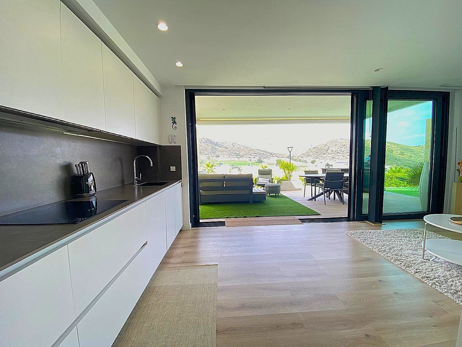 2 soveværelse Villa til salg i Monforte del Cid med swimmingpool garage - € 340.000 (Ref: 9058215)