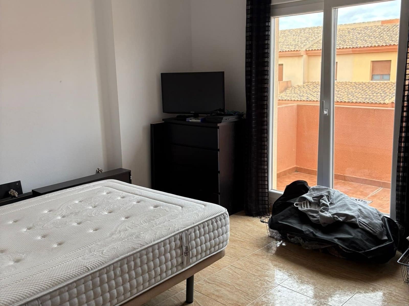 4 bedroom Townhouse for sale in Pinoso with garage - € 175,000 (Ref: 9062700)