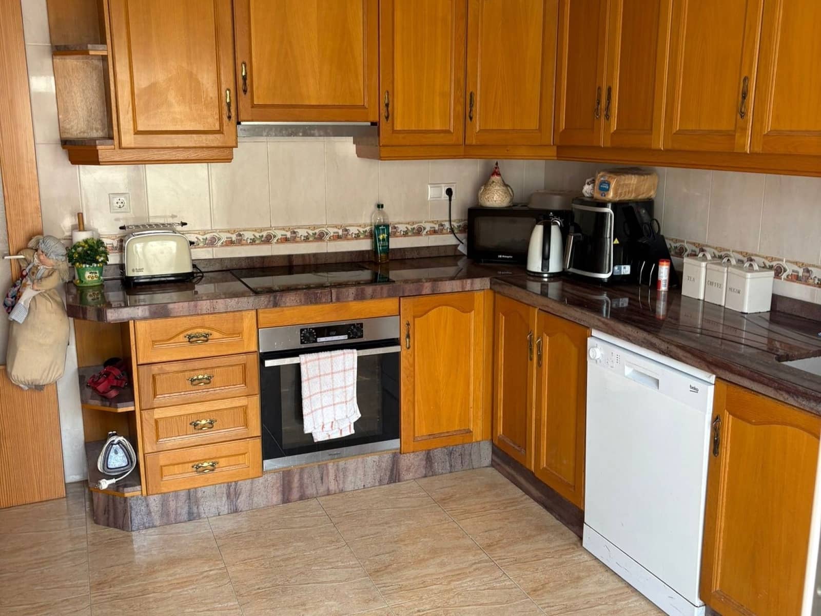 4 bedroom Townhouse for sale in Pinoso with garage - € 175,000 (Ref: 9062700)