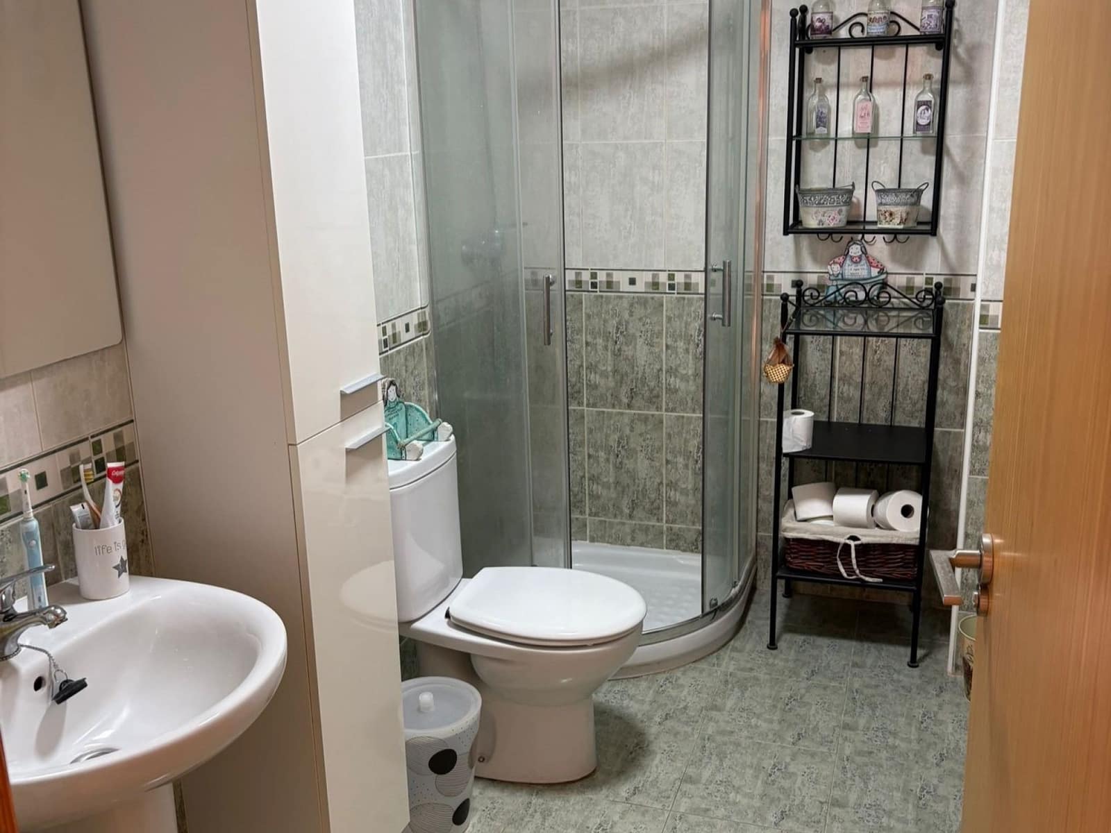 4 bedroom Townhouse for sale in Pinoso with garage - € 175,000 (Ref: 9062700)