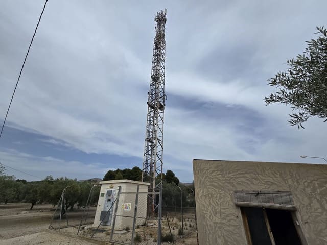 Quinta/Casa Rural para venda em Sax com piscina garagem - 149 995 € (Ref: 9065622)