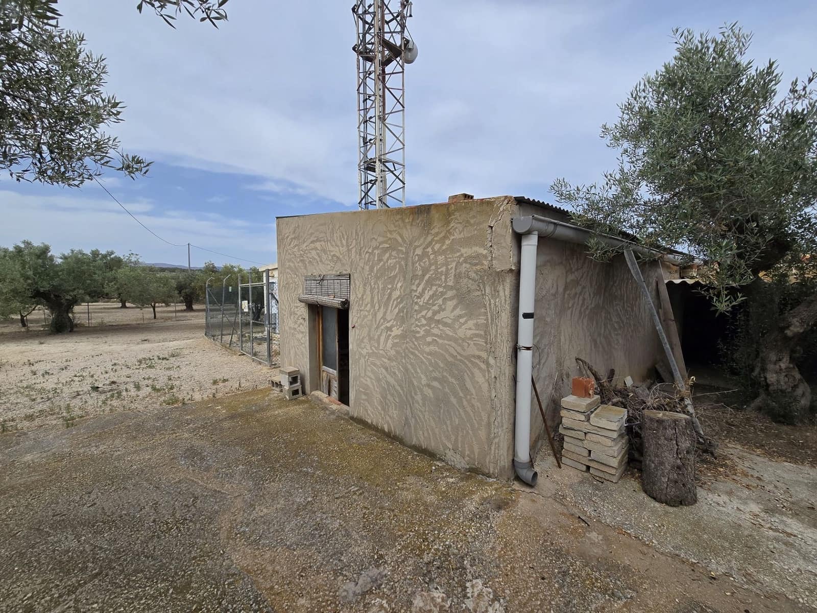 Finca/Landhuis te koop in Sax met zwembad garage - € 149.995 (Ref: 9065622)