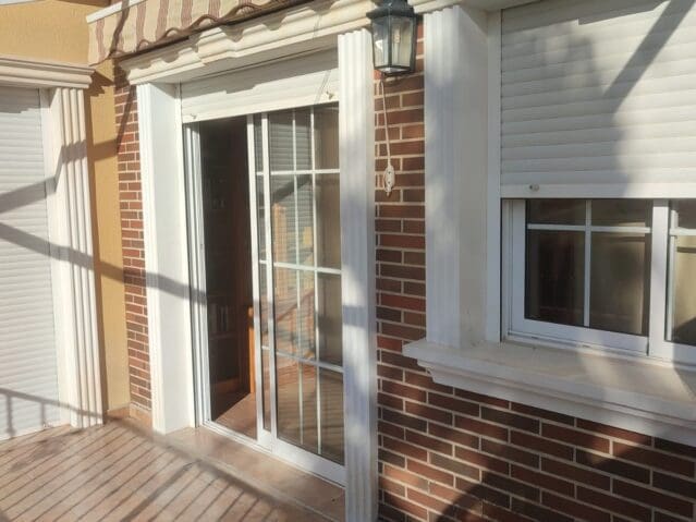 2 slaapkamer Appartement te koop in Ubeda, Pinoso met zwembad - € 105.000 (Ref: 9073826)