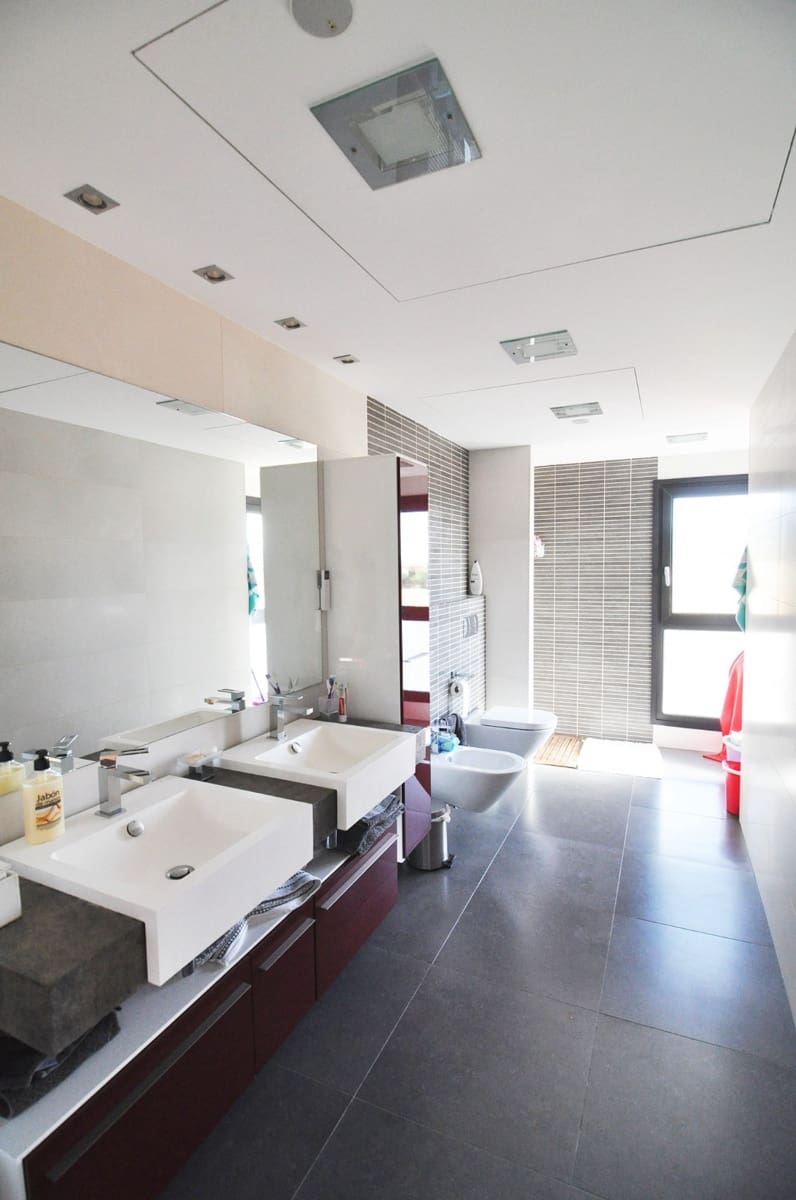 4 bedroom Villa for sale in Villena with pool garage - € 1,250,000 (Ref: 9074106)