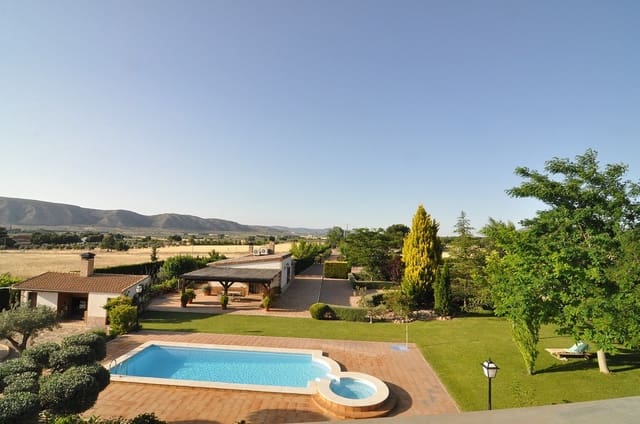 4 bedroom Villa for sale in Villena with pool garage - € 1,250,000 (Ref: 9074106)
