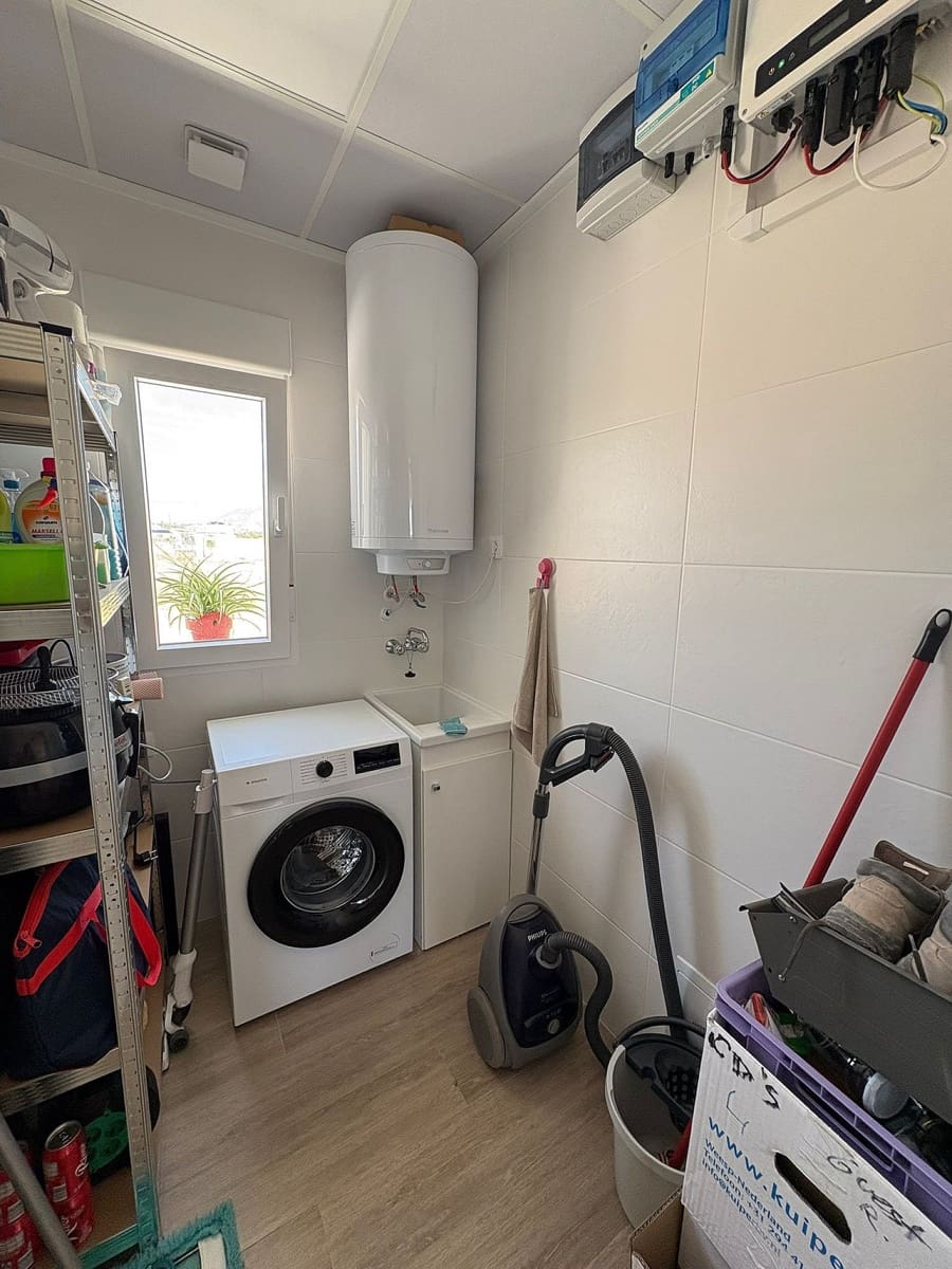 3 makuuhuone Huvila myytävänä paikassa Pinoso mukana uima-altaan - 269 995 € (Ref: 9084313)