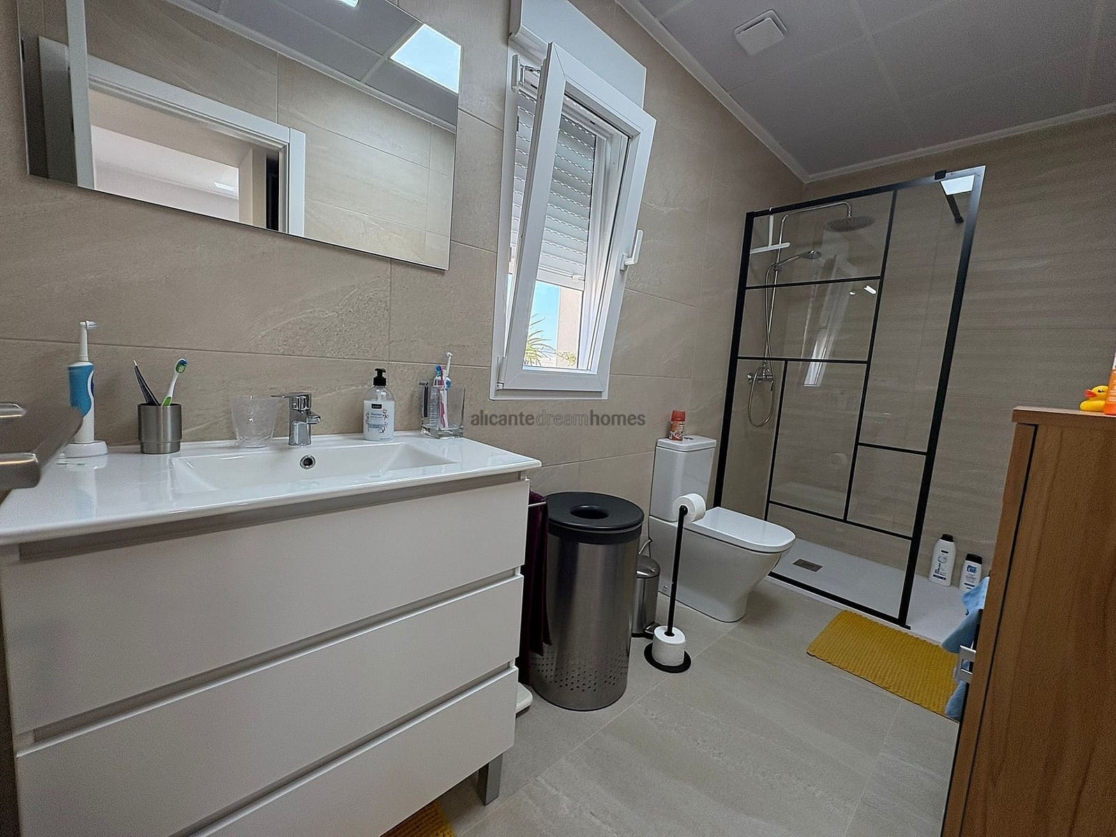 3 slaapkamer Villa te koop in Pinoso met zwembad - € 309.995 (Ref: 9084313)