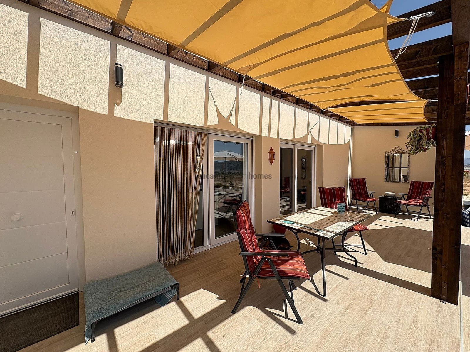 3 slaapkamer Villa te koop in Pinoso met zwembad - € 309.995 (Ref: 9084313)