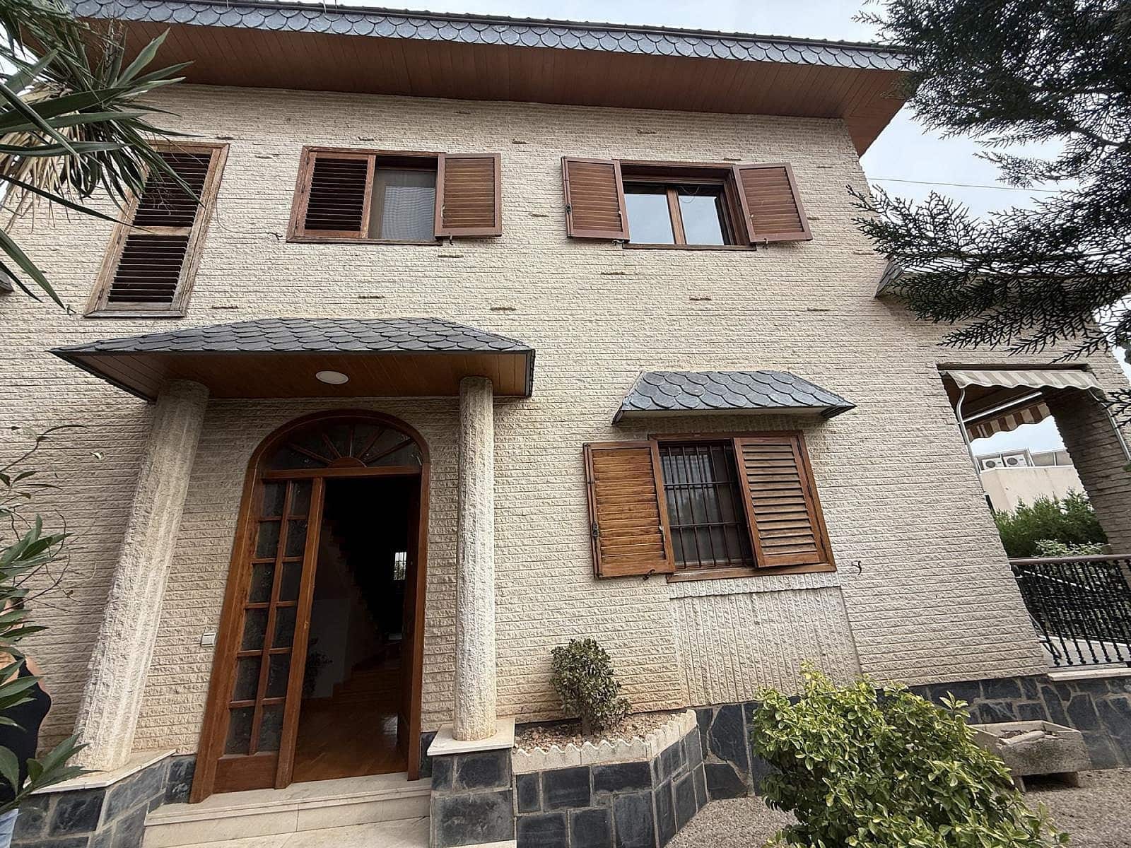 4 bedroom Villa for sale in Elda with garage - € 358,000 (Ref: 9092191)
