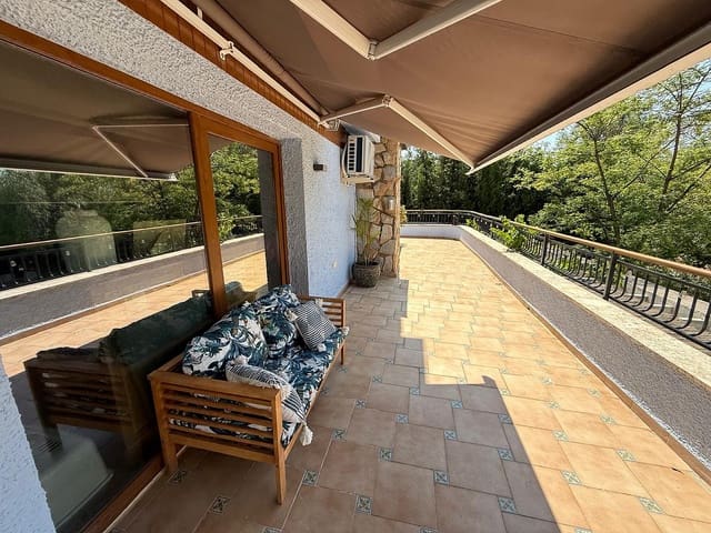 4 makuuhuone Huvila myytävänä paikassa Petrel / Petrer mukana uima-altaan - 499 995 € (Ref: 9097061)