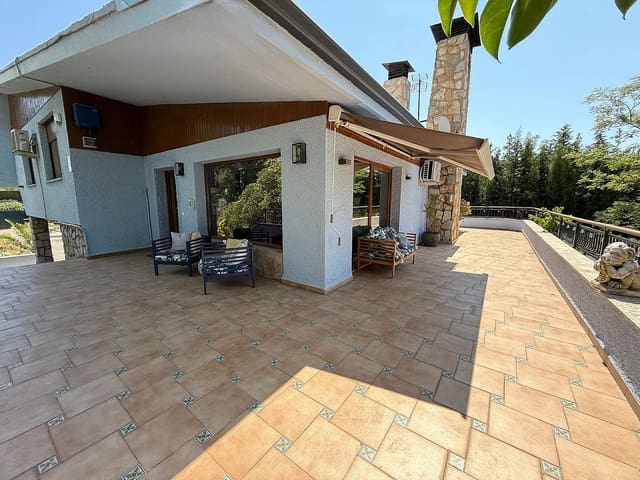 4 makuuhuone Huvila myytävänä paikassa Petrel / Petrer mukana uima-altaan - 499 995 € (Ref: 9097061)