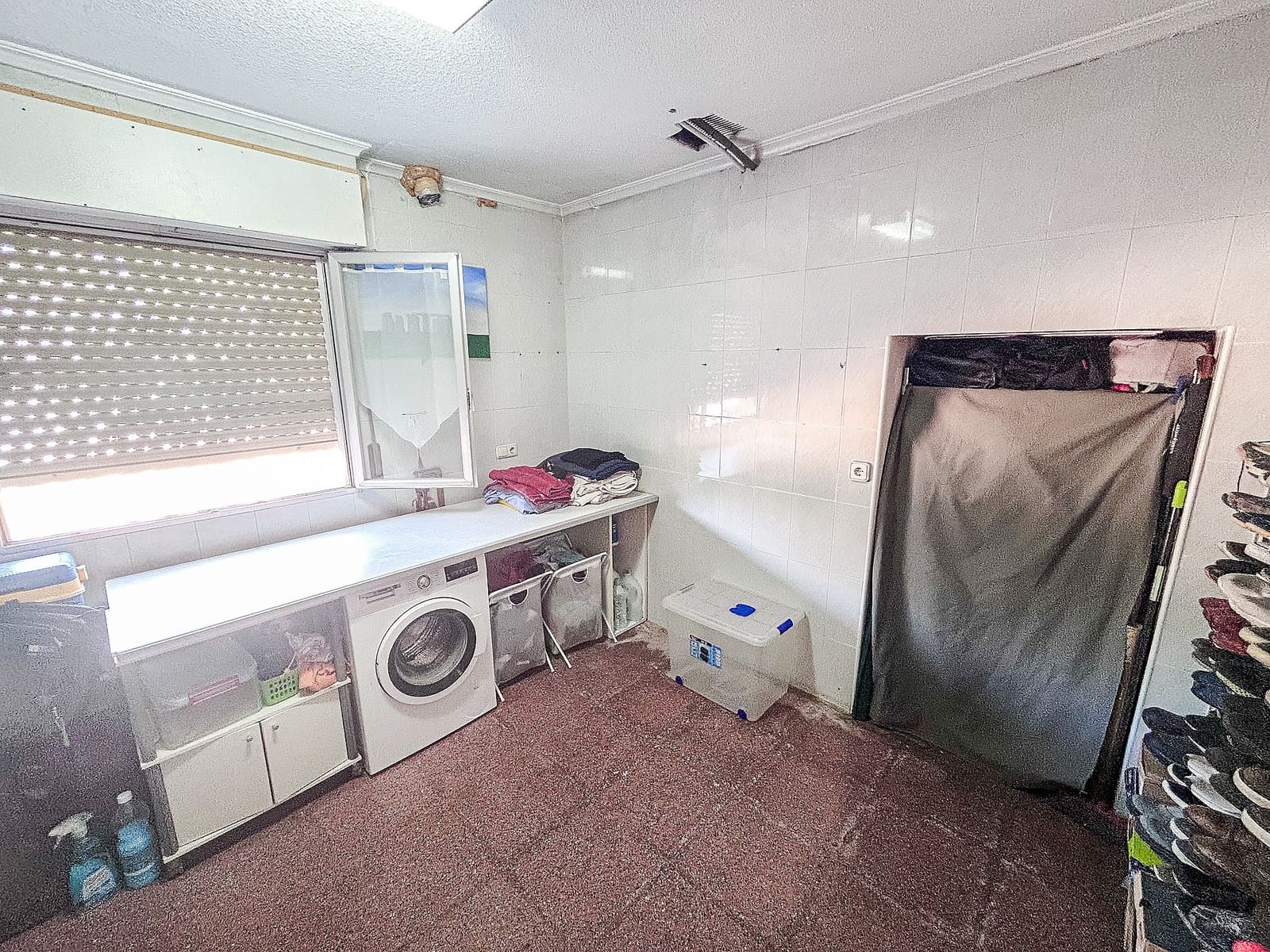 4 sypialnia Finka/Dom wiejski na sprzedaż w Sax z basenem garażem - 227 000 € (Ref: 9101514)