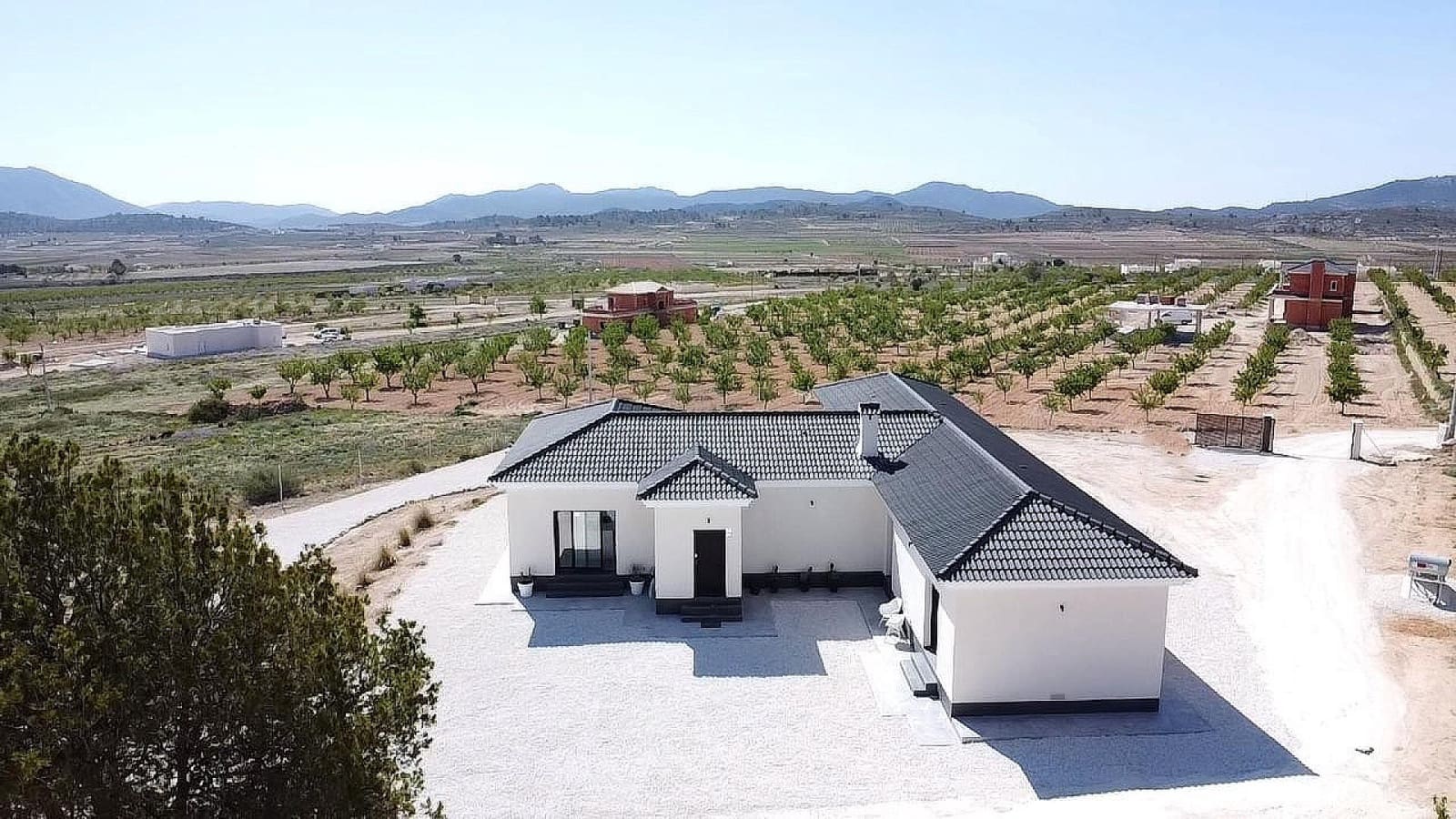 4 bedroom Villa for sale in Pinoso with pool - € 549,000 (Ref: 9123537)