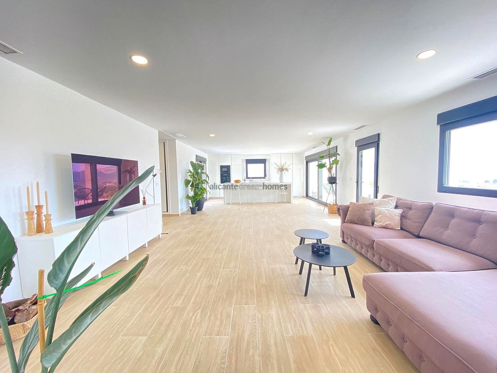 4 soveværelse Villa til salg i Pinoso med swimmingpool - € 549.000 (Ref: 9123537)