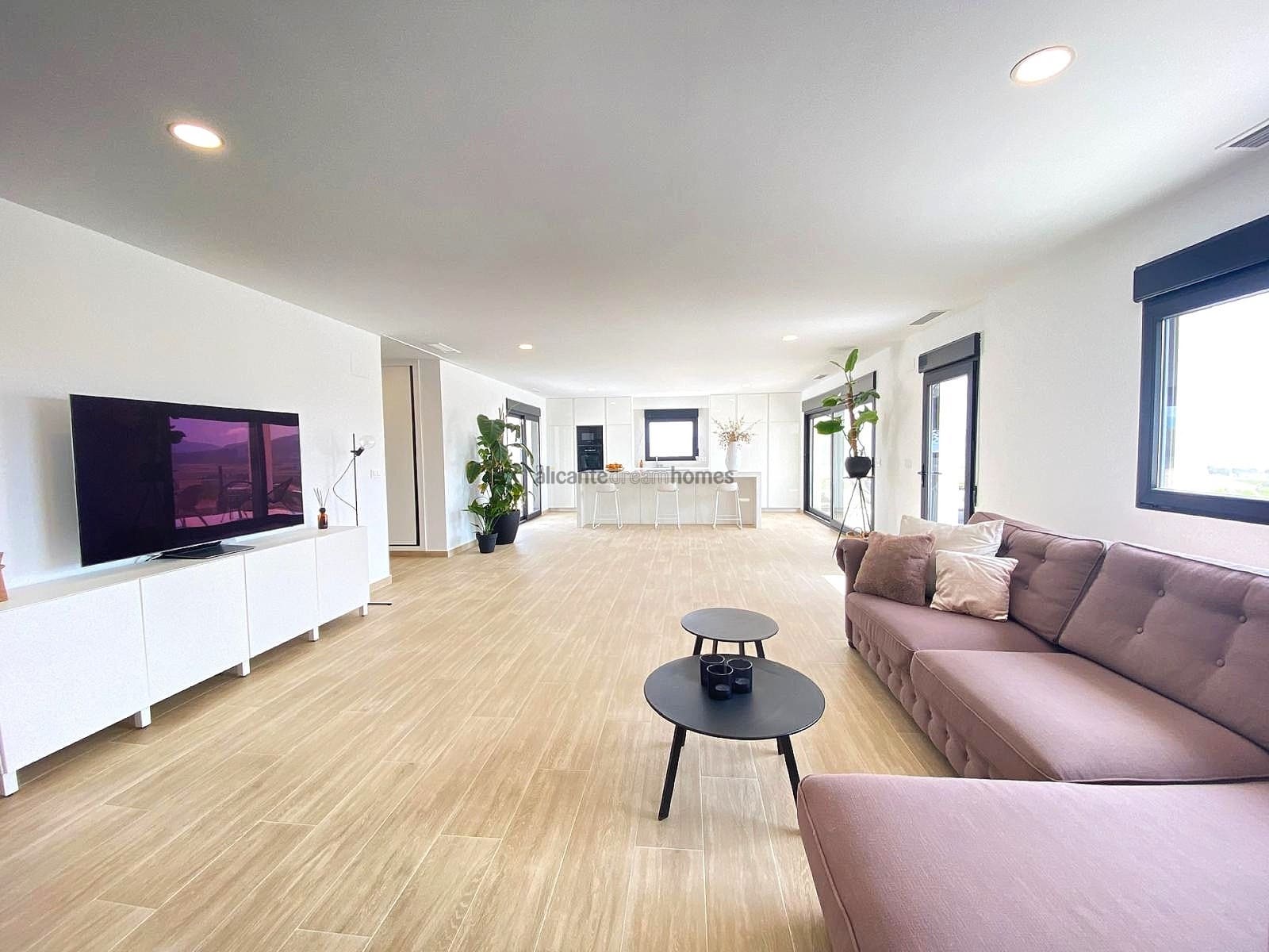 4 soveværelse Villa til salg i Pinoso med swimmingpool - € 549.000 (Ref: 9123537)