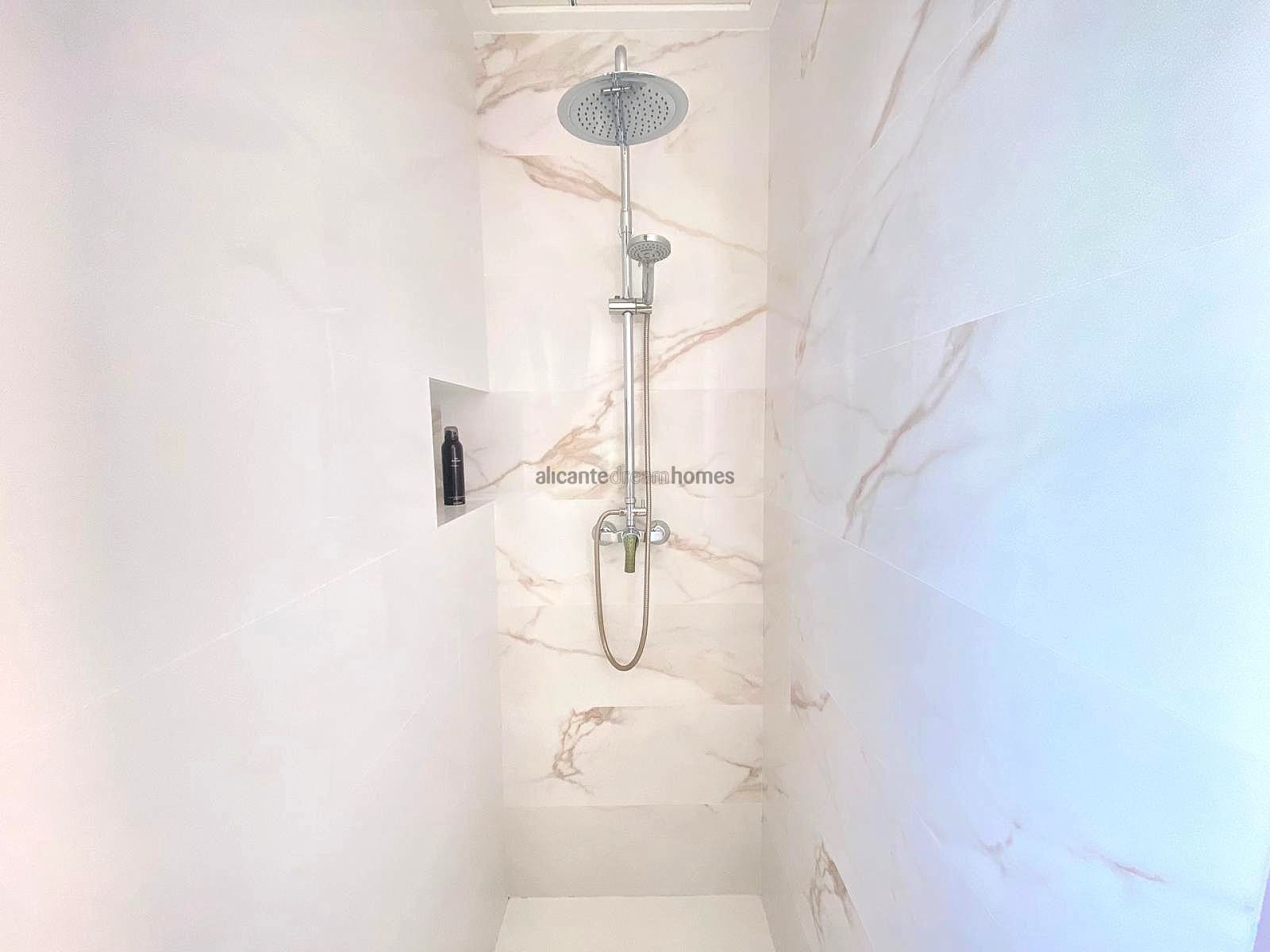 4 soveværelse Villa til salg i Pinoso med swimmingpool - € 549.000 (Ref: 9123537)