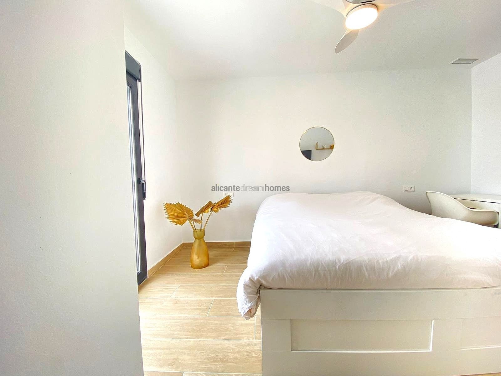 4 soveværelse Villa til salg i Pinoso med swimmingpool - € 549.000 (Ref: 9123537)