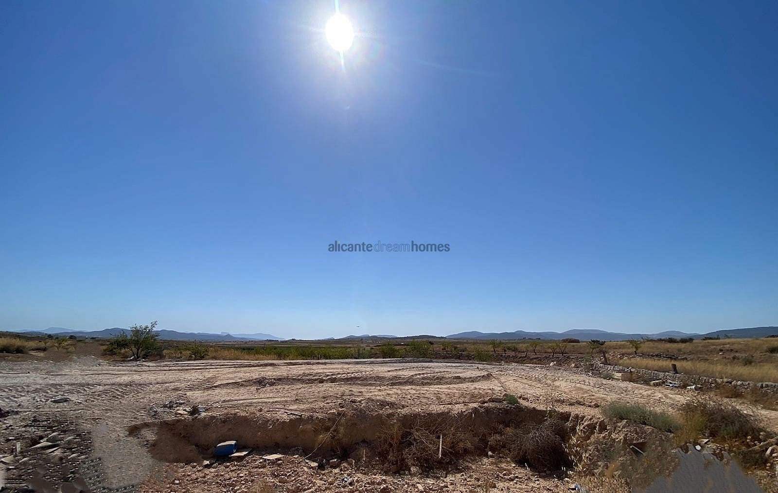 3 slaapkamer Villa te koop in Pinoso met zwembad garage - € 389.995 (Ref: 9127221)