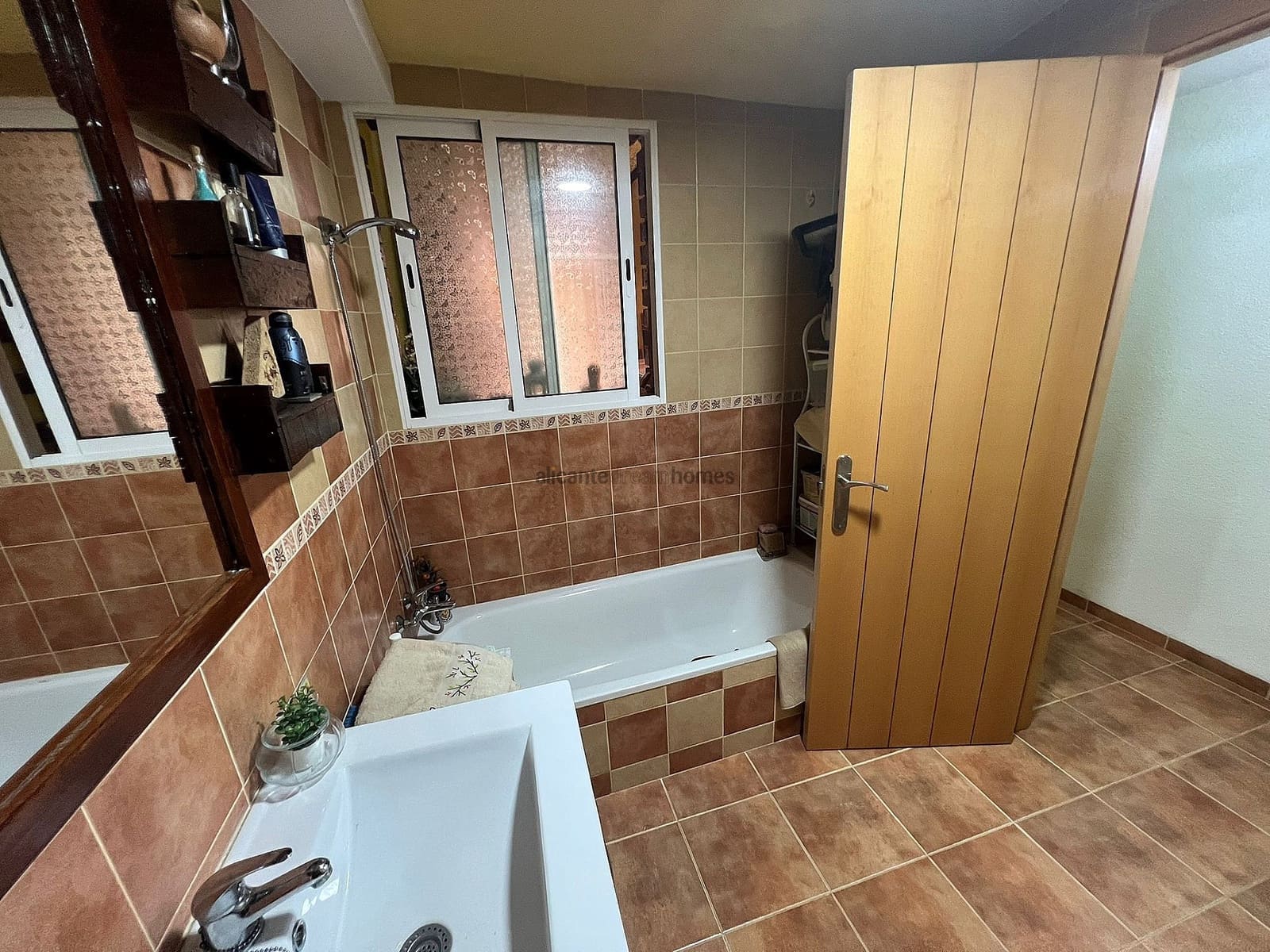 3 bedroom Townhouse for sale in Elche de la Sierra - € 75,000 (Ref: 9131162)