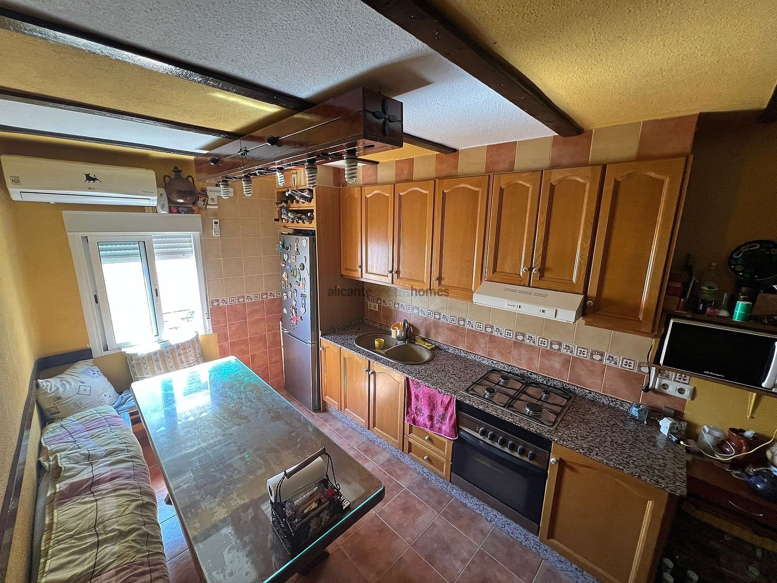 3 bedroom Townhouse for sale in Elche de la Sierra - € 75,000 (Ref: 9131162)